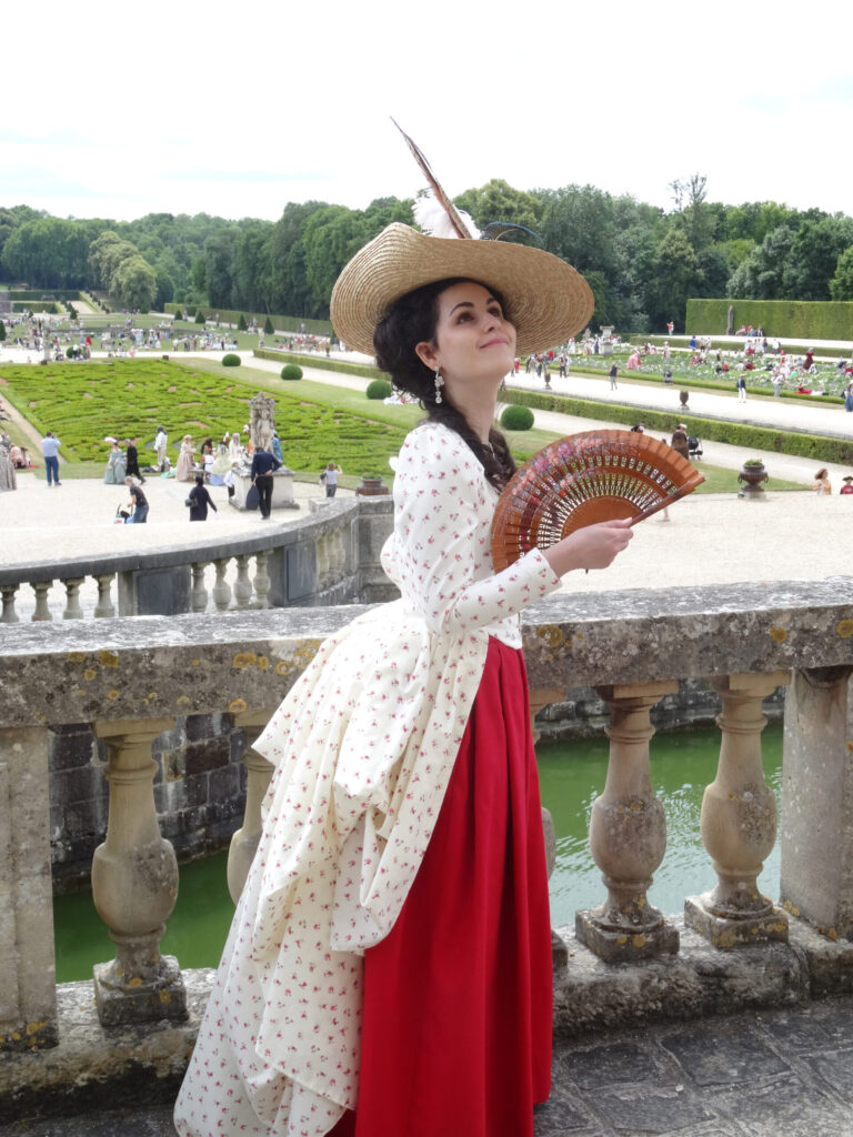 Robe à l'anglaise retroussée à la Polonaise - Vaux le Vicomte